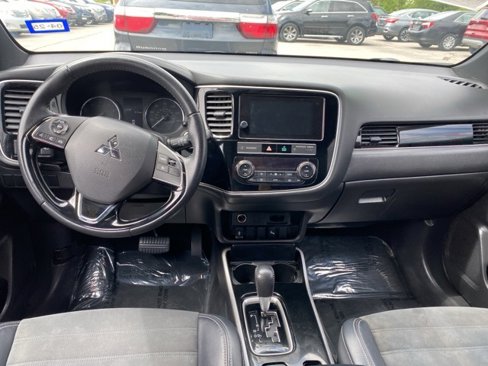 Used 2019 Mitsubishi Outlander SEL image 6