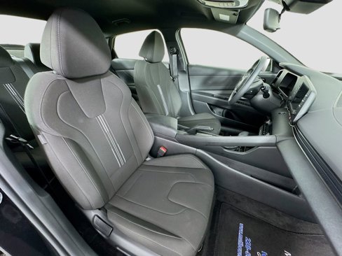 Certified 2025 Hyundai Elantra Sport image 27