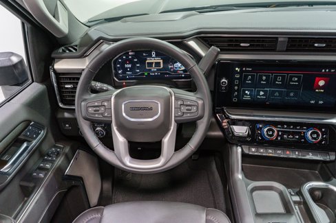 Used 2024 GMC Sierra 2500 Denali image 12