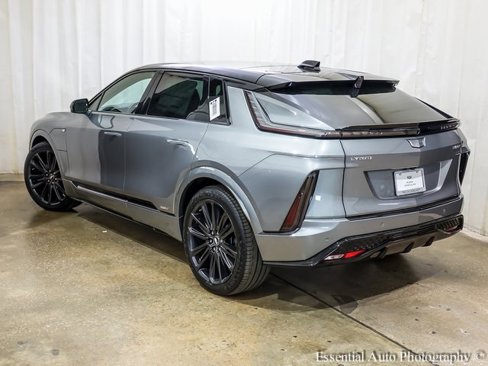 New 2026 Cadillac Lyriq V image 7