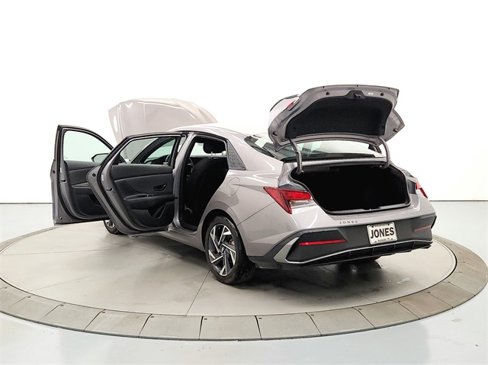 Used 2025 Hyundai Elantra Sport w/ Cargo Package image 14