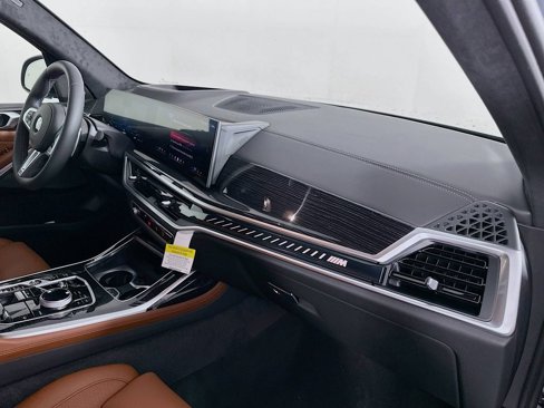New 2026 BMW X7 M60i w/ Executive Package image 38