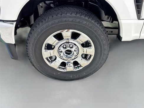 New 2025 Ford F250 Lariat w/ Chrome Package image 30