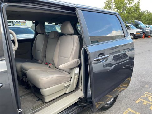 Used 2016 Kia Sedona LX w/ LX Convenience Package image 27