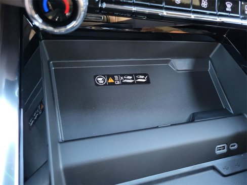 New 2025 Chevrolet Suburban High Country image 21
