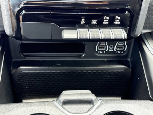 Used 2024 RAM 1500 Big Horn image 25