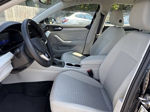 Used 2025 Volkswagen Jetta S image 9