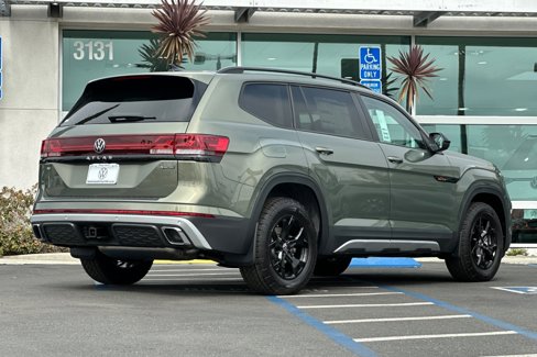 New 2025 Volkswagen Atlas Peak Edition SE image 5