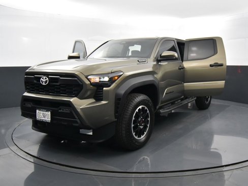 Used 2025 Toyota Tacoma TRD Off-Road image 35