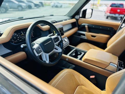 Used 2023 Land Rover Defender 130 First Edition image 11