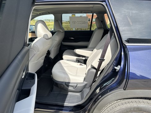New 2026 Toyota Grand Highlander Platinum image 7