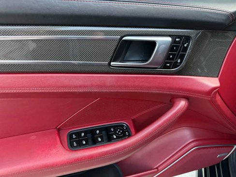 Used 2018 Porsche Panamera 4S image 17