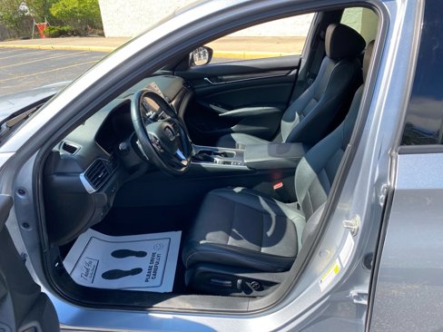 Used 2019 Honda Accord Sport image 9