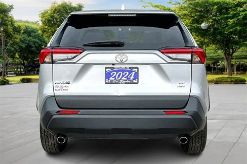 Used 2024 Toyota RAV4 LE image 4