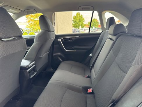 Used 2024 Toyota RAV4 LE image 7