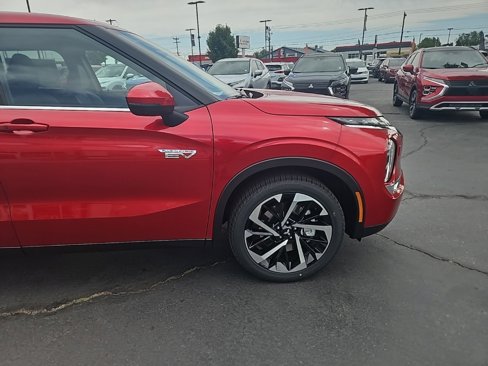 New 2025 Mitsubishi Outlander SE image 5