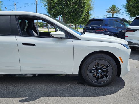New 2026 BMW iX xDrive60 w/ Premium Package image 2