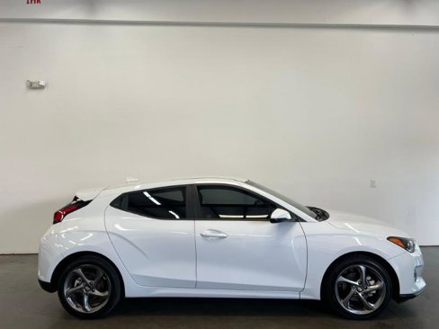 Used 2019 Hyundai Veloster 2.0 image 2