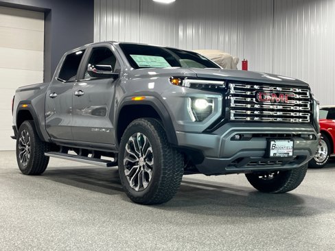 New 2026 GMC Canyon Denali image 8