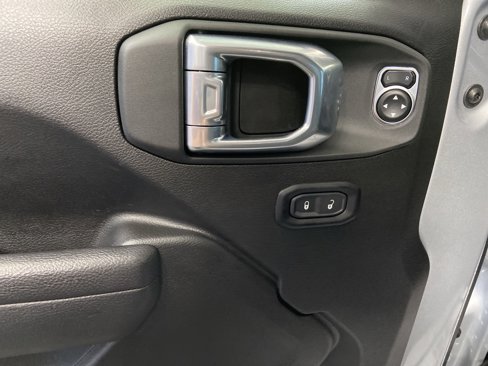 Certified 2024 Jeep Wrangler Willys image 12