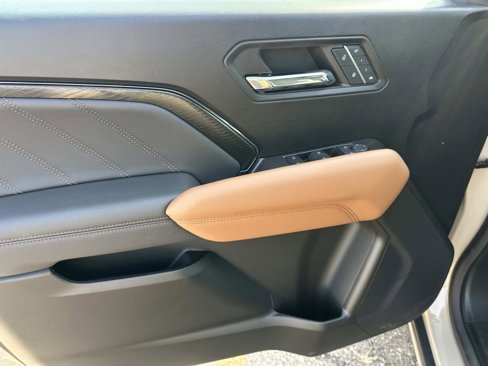 Certified 2024 GMC Canyon AT4 w/ AT4 Premium Package image 17