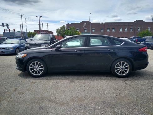 Used 2017 Ford Fusion SE w/ Fusion SE Technology Package image 6