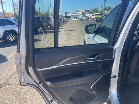 New 2025 Jeep Grand Cherokee Limited 4xe image 14