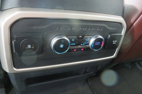 Used 2024 Ford Expedition Limited image 24