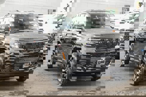 New 2025 Jeep Grand Cherokee L Altitude image 3