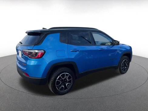 Used 2025 Jeep Compass Trailhawk image 15