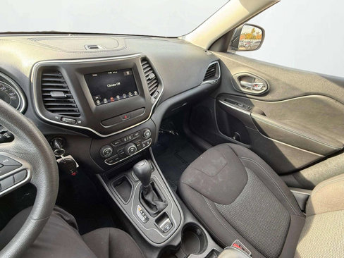 Used 2020 Jeep Cherokee Latitude image 19