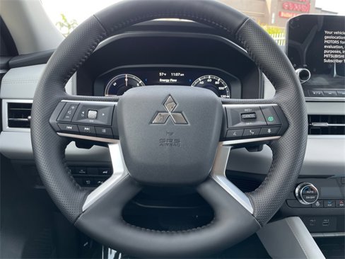 New 2025 Mitsubishi Outlander SEL image 11
