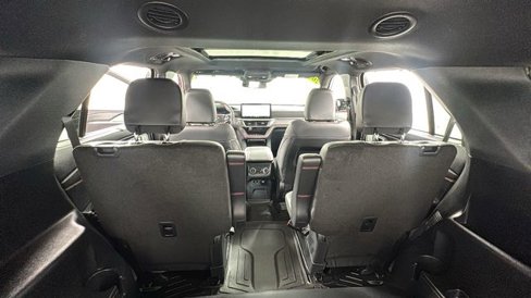Used 2025 Ford Explorer ST image 19