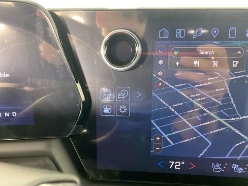 New 2025 Chevrolet Silverado EV LT image 18