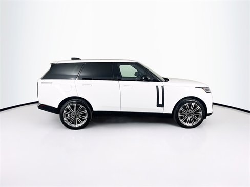 Used 2025 Land Rover Range Rover SE image 8