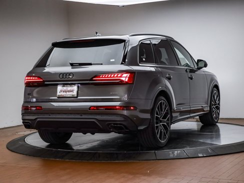 New 2025 Audi Q7 3.0T Prestige image 8