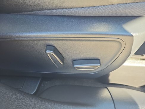 Used 2024 Ford Escape Platinum w/ Premium Technology Package image 20