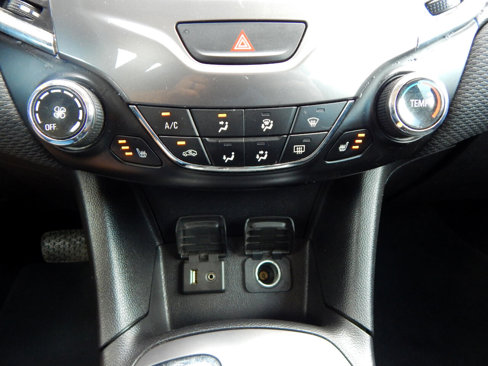 Used 2017 Chevrolet Cruze LT w/ Convenience Package image 11