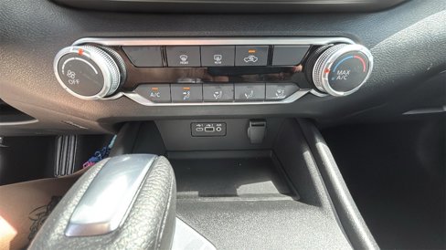 Used 2025 Nissan Altima 2.5 SV image 19