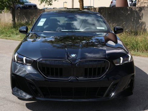 New 2026 BMW 530i xDrive w/ M Sport Package image 2