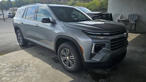 New 2026 Chevrolet Traverse LT w/ LPO, Floor Liner Package image 4