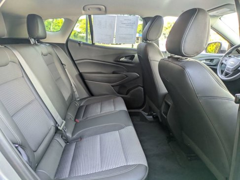 Used 2025 Chevrolet Trax LT image 30