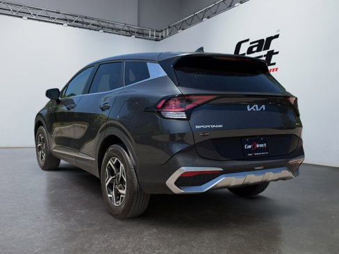 Used 2023 Kia Sportage LX image 3