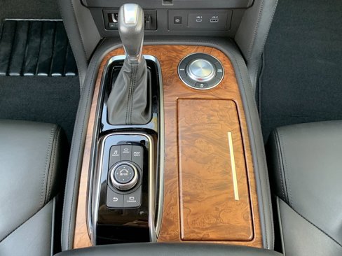 Used 2024 Nissan Armada SL w/ Captain's Chairs Package image 21