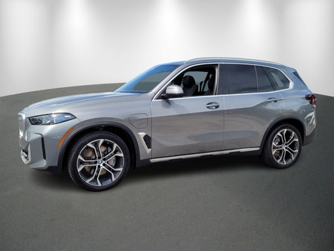 New 2026 BMW X5 xDrive50e image 3