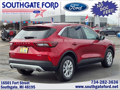 Used 2023 Ford Escape Active image 2