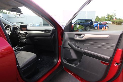 Used 2021 Ford Escape SE image 18