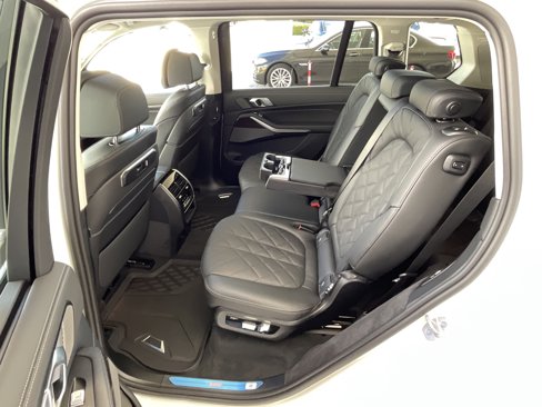 New 2026 BMW X7 xDrive40i w/ Premium Package image 27
