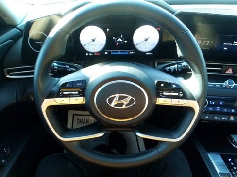 Used 2023 Hyundai Elantra Limited w/ Cargo Package image 20