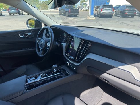 Certified 2025 Volvo XC60 B5 Plus image 34